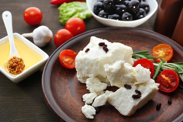 Queijo feta em close-up de mesa — Fotografia de Stock