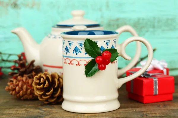 Рождественская чашка горячего напитка — стоковое фото