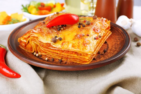 Portion leckere Lasagne — Stockfoto