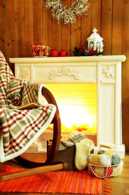 Sallanan sandalye ekose ile