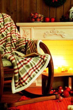 Sallanan sandalye ekose ile