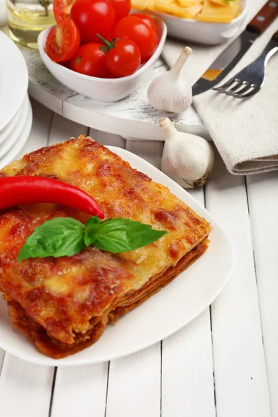 Portion de lasagnes savoureuses — Photo