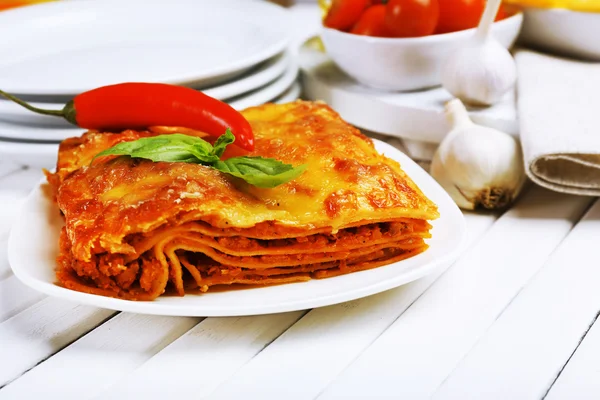 Gedeelte van smakelijke lasagne — Stockfoto