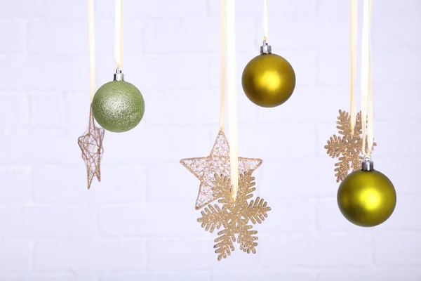 Hermosas decoraciones verdes de Navidad —  Fotos de Stock