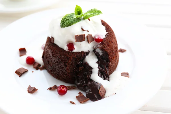Hostaflowersıcak çikolatalı puding — Stok fotoğraf