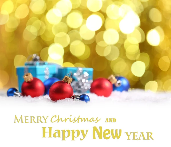 Christmas bollar på ljus bakgrund som gratulationskort — Stockfoto
