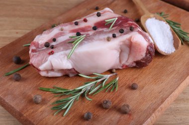 ham pastırma ile baharat ahşap tablo