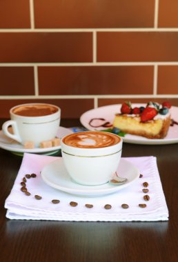 kahve ile sevimli bir kafede, çizim