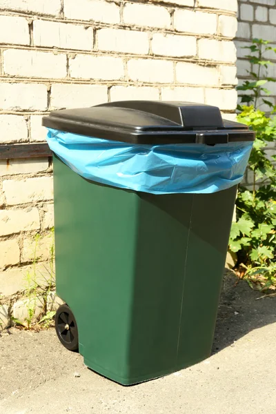 Recycle bin buitenshuis — Stockfoto