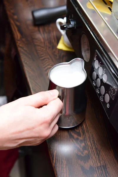 Woman preparing coffee, close up — Stock Photo, Image