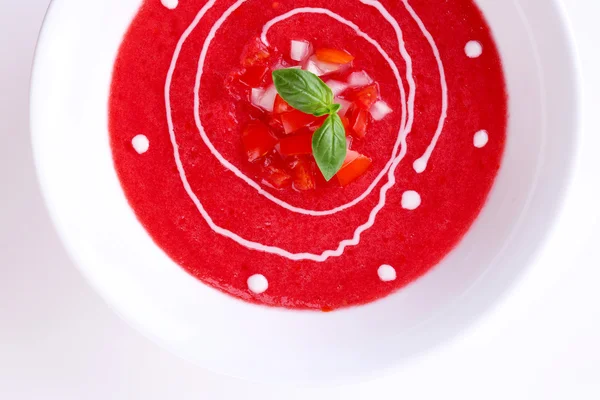 Gazpacho-Suppe isoliert auf weiß — Stockfoto