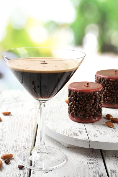 Espresso cocktail geserveerd op tafel — Stockfoto