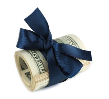 paket üzerinde beyaz izole kurdele ile bağlanmış dolar