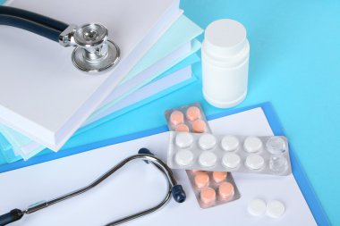 Kitaplar ile sağlık stetoskop