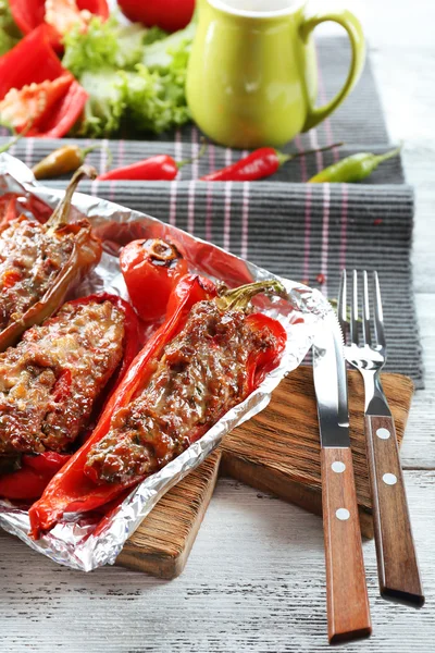 Stuffed pepper with meat and vegetables — Stock Photo, Image