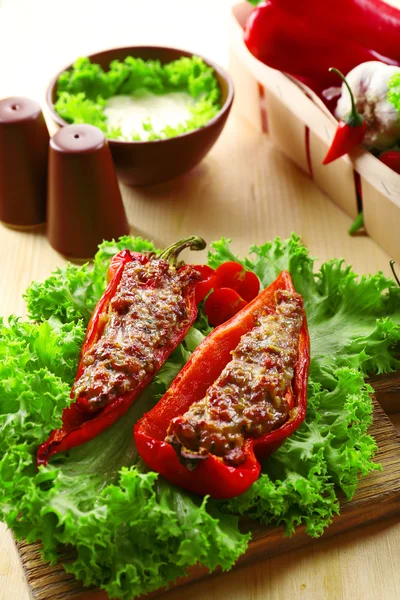 Stuffed pepper with meat and vegetables — Stock Photo, Image