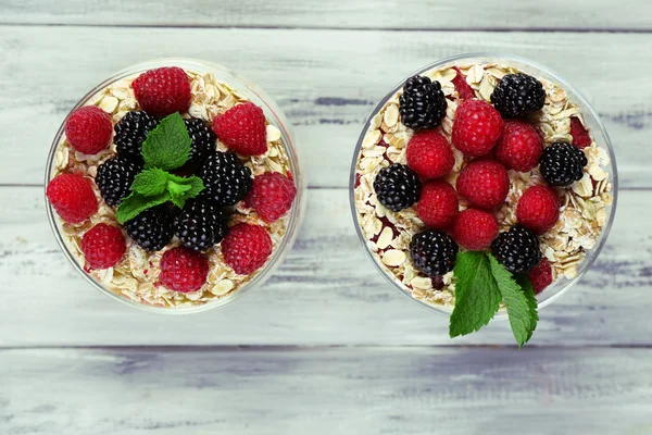 Yogur con fruta fresca — Foto de Stock