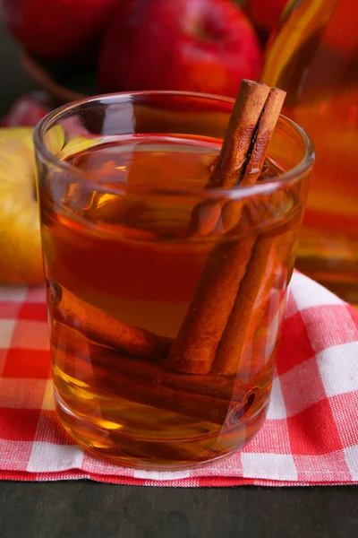 Apple cider in glass — Stock Photo, Image