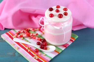 Ahududu süt tatlısı