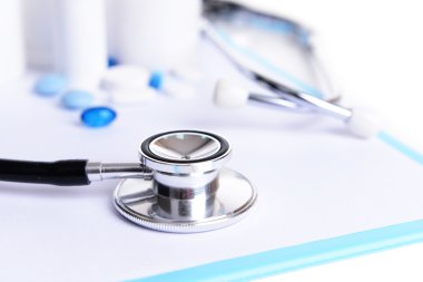 Stetoskop ışık arka plan üzerinde