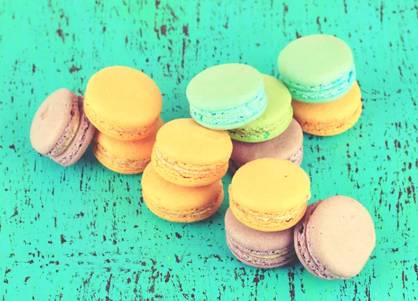 Macarons sur surface en bois — Photo