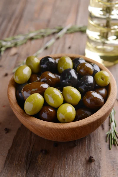 不同腌制的橄榄 — 图库照片