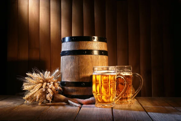 Bira varil bira gözlük — Stok fotoğraf