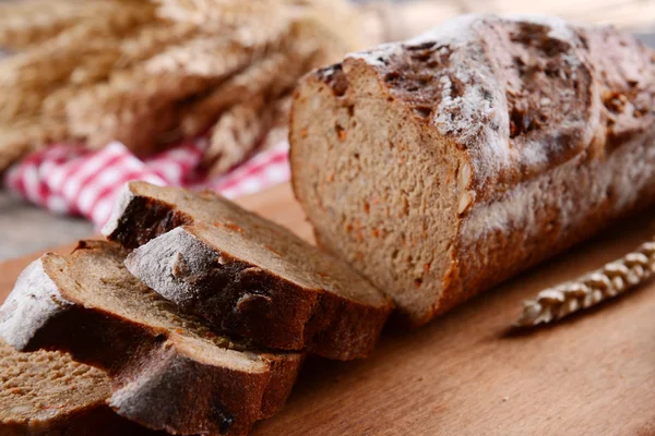 Friss kenyérrel tábla — Stock Fotó