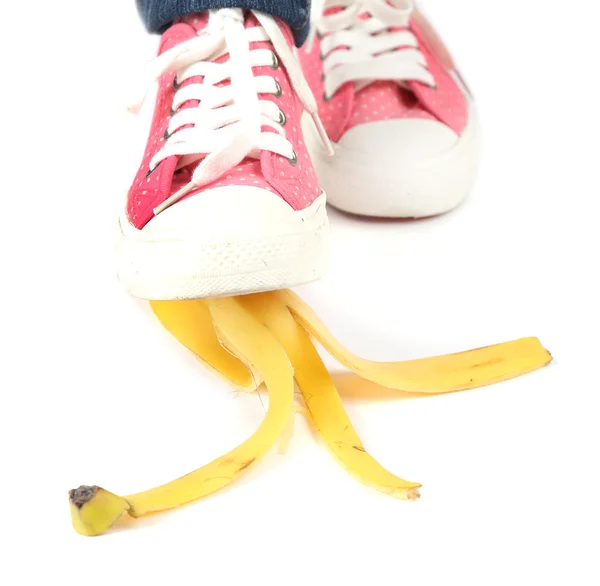 Zapato para deslizarse en la cáscara de plátano — Foto de Stock