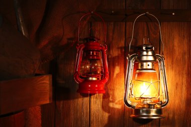 Kancaya asılı fener