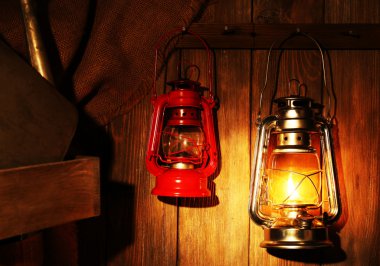 Kancaya asılı fener