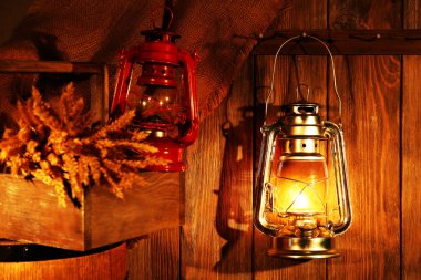 Kancaya asılı fener