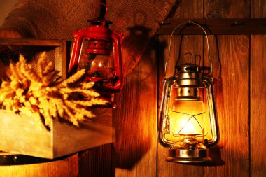 Kancaya asılı fener