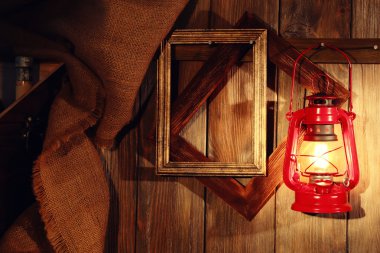 Kancaya asılı fener