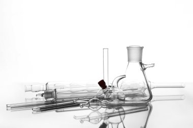 Beyaz izole Laboratuar kapkacakları