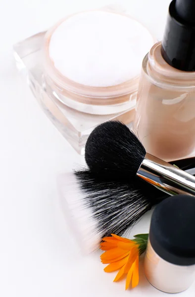 Produits de maquillage de base — Photo