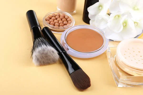 Produits de maquillage de base — Photo