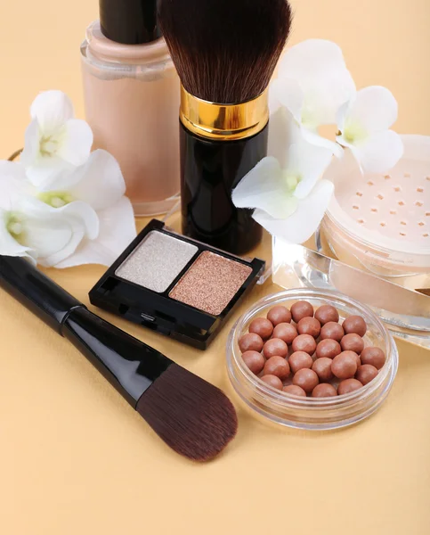 Produits de maquillage de base — Photo