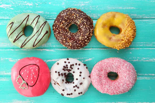 Deliciosos donuts com esmalte — Fotografia de Stock