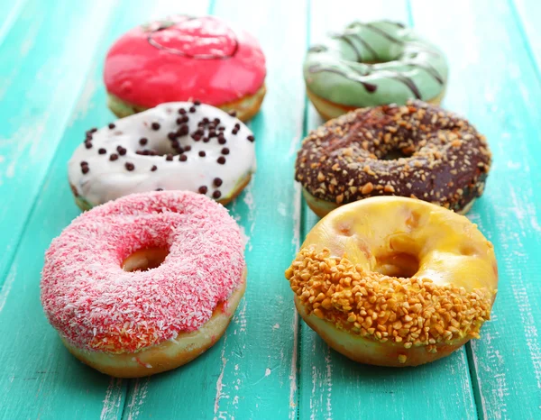 Deliciosos donuts com esmalte — Fotografia de Stock