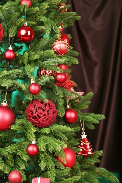 Decorated Christmas tree — Stock Photo, Image