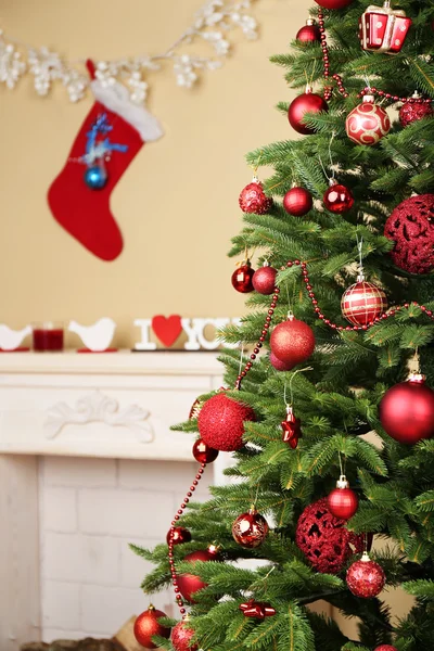 Decorated Christmas tree — Stock Photo, Image