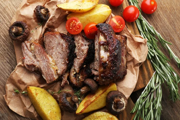 Delicious grilled meat — Stock Photo, Image