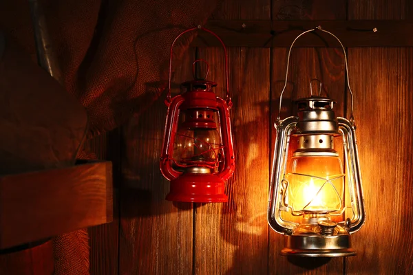 Kancaya asılı fener