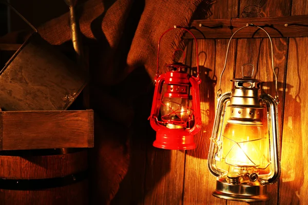 Kancaya asılı fener