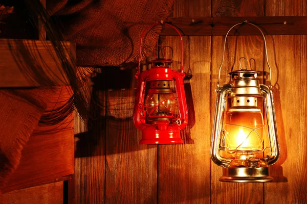 Kancaya asılı fener