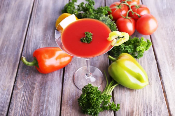 Jugo de tomate en copa — Foto de Stock