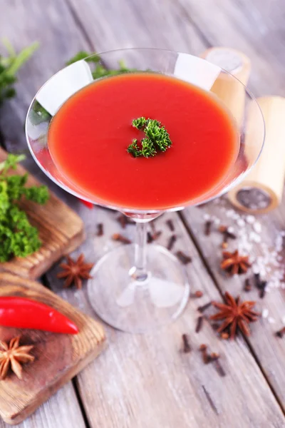 Tomatensaft im Becher — Stockfoto