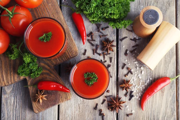 Succo di pomodoro in bicchieri — Foto Stock