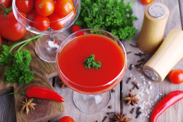 Jugo de tomate en copa — Foto de Stock